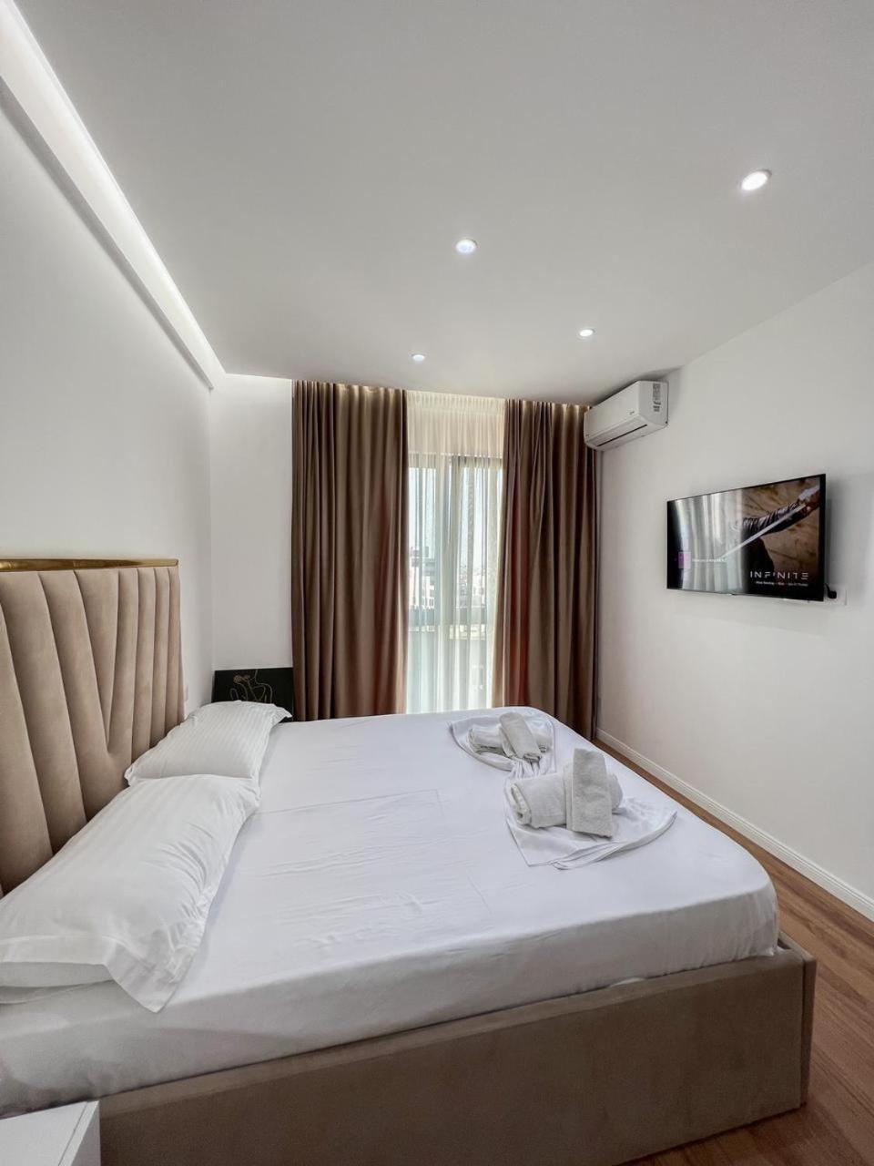 Lux Apartment At Arlis Tirana Esterno foto